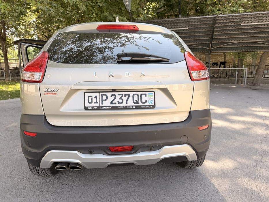 LADA XRAY Cross 2020 Full pozitsiya