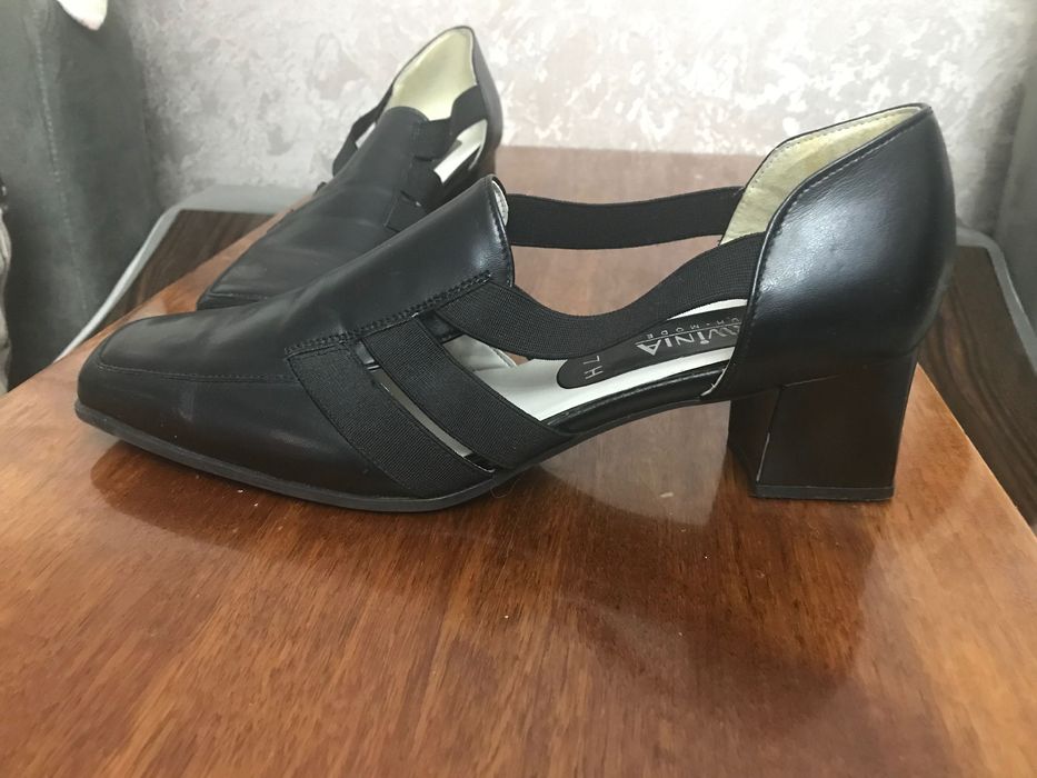 Женские босоножки