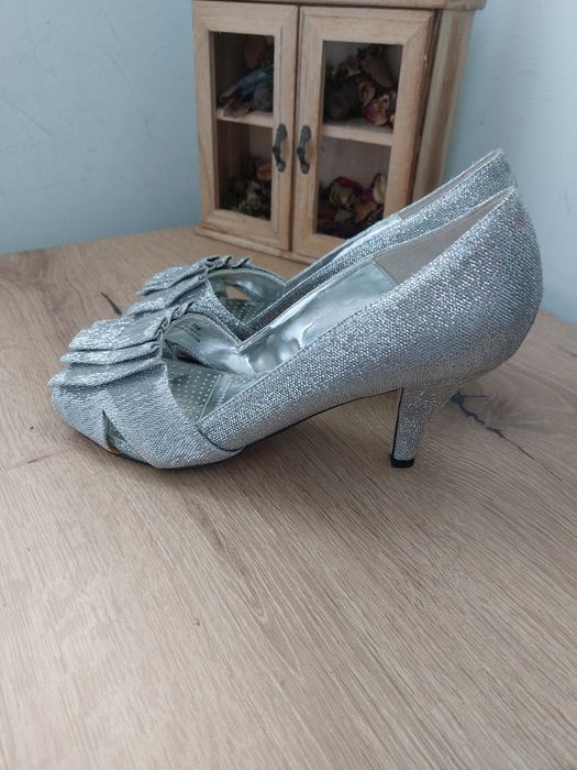 Сребърни официални  обувки