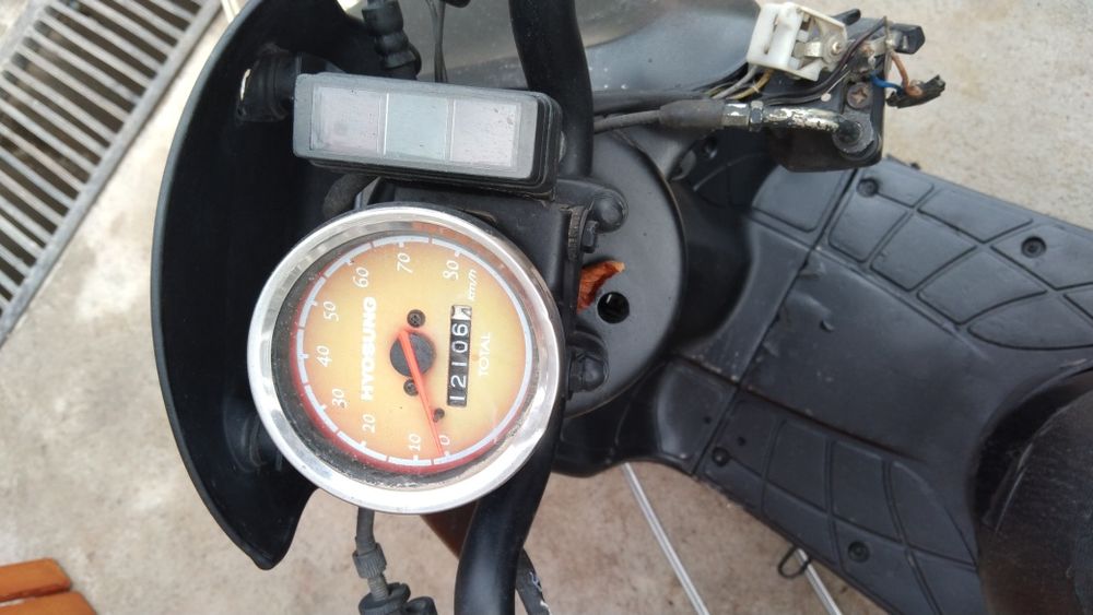 Скутор на бензине.