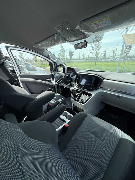 JAC M4 minivenlari sotuvda tayyor