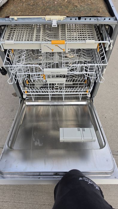 Съдомиялна Miele 60см