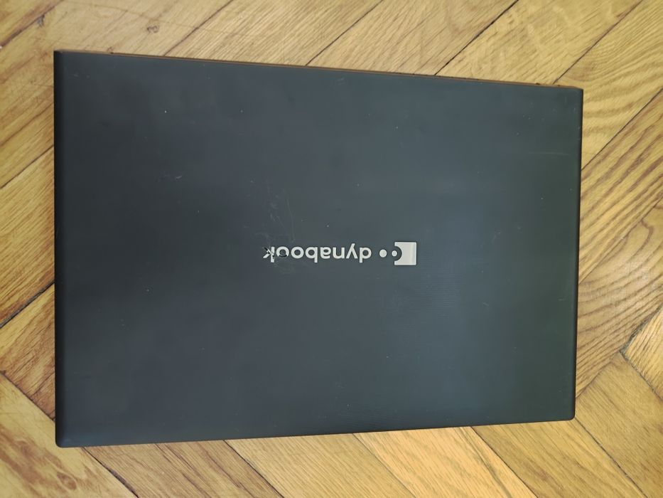 Dynabook Tecra A40-G, i3-10110U, 8 GB RAM, SSD 128 GB.