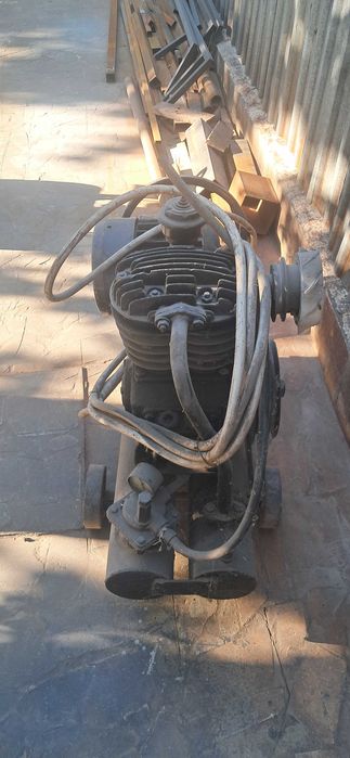 Kompressor sotiladi katta
