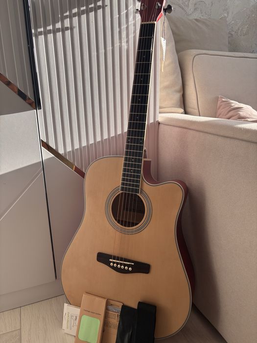 Продам гитару акустическую [АКЦИЯ]