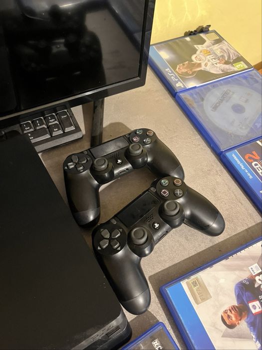 Play station 4 slim + jocuri+manete