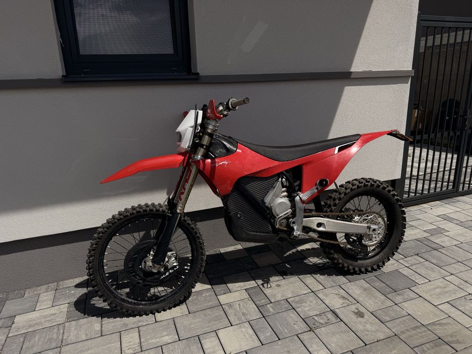 Stark Varg alpha 80hp enduro