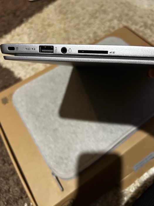 Лаптоп ACER SF114 - 32-P