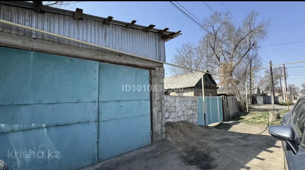 Продаю дом с гаражом