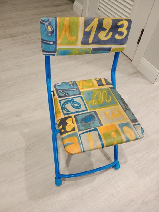 Продам детский стул