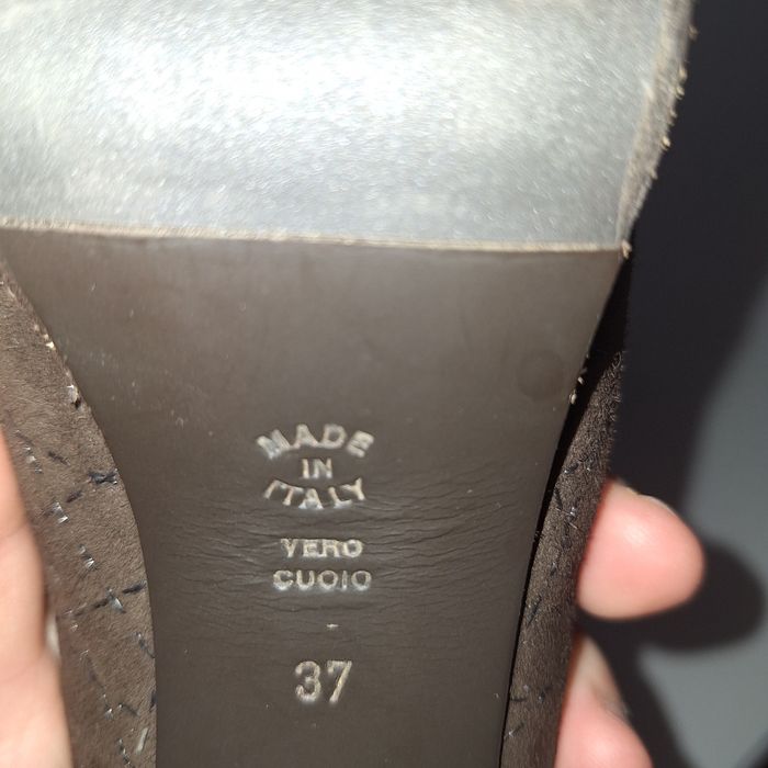 Продам туфли на каблуке