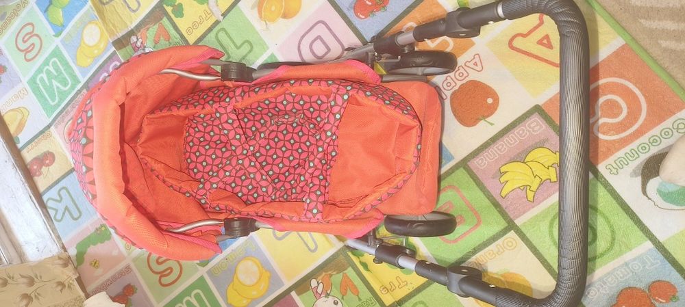 Продается детская игрушечная коляска