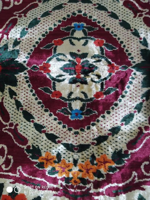 Янги гиламлар. 2-та бир хил