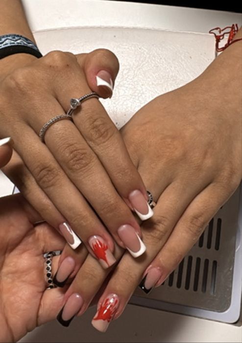 Buna. Realizez unghii cu gel  in prima  universitati,va astept