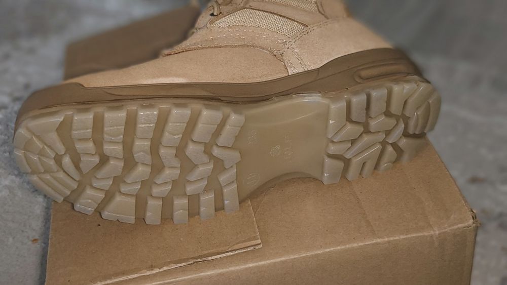 Продам берцы новые размер 41