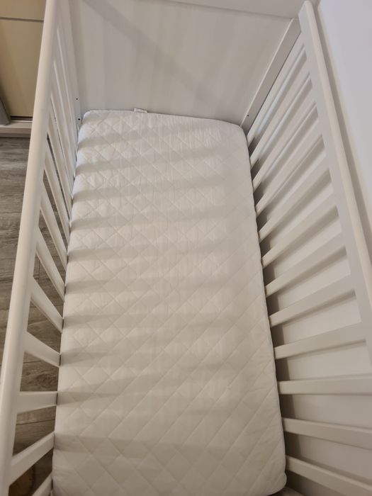 Patut SUNDVIK Ikea + saltea de cocos noua