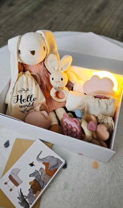 Baby box complet • Jucarii + ingrijire + decor
