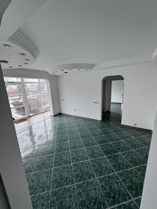 Spatiu Comercial Stradal / birou   60 mp Harmanului 25