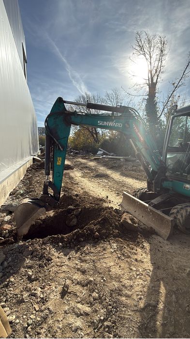 Inchiriez miniexcavator
