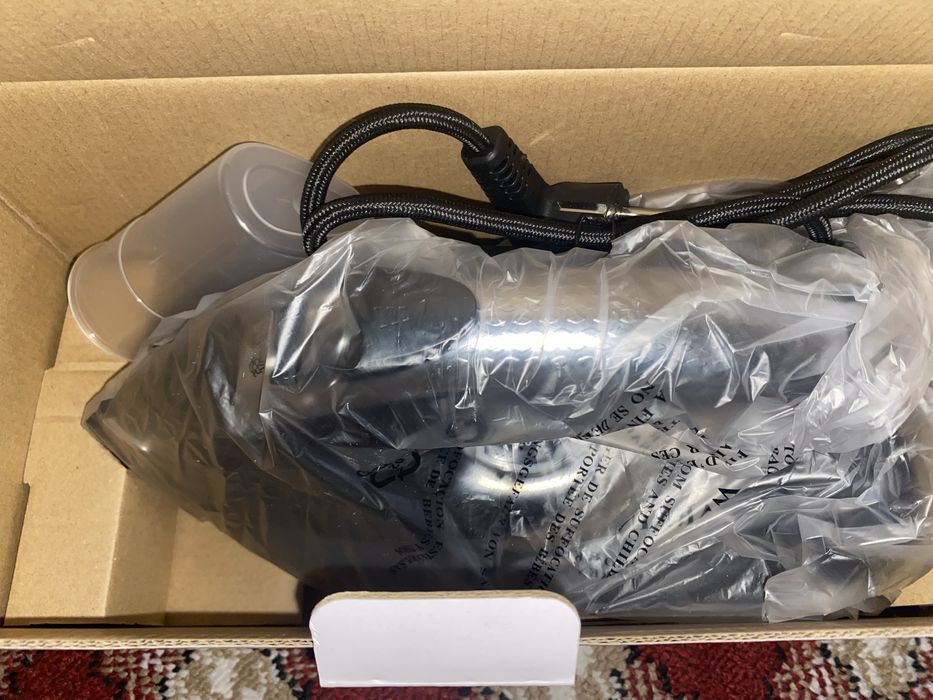 Steam Iron LNS 2400W – Original dazmol, ishlatilmagan, yangi holati Pu