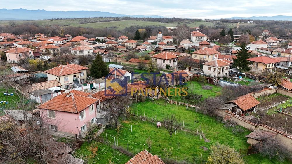 Къща в Пловдив, област-с.Ново Железаре площ 198 цена 63000