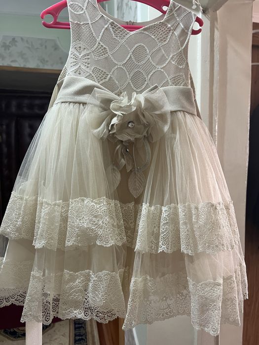 Платье для  девочки новое