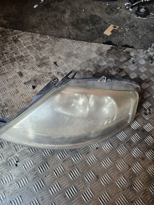 Far faruri stânga dreapta  Citroen C3 2004Hatchback 1.4 hdi