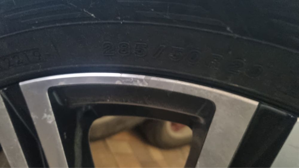 Диски с шинами на лексус 570 и ЛС