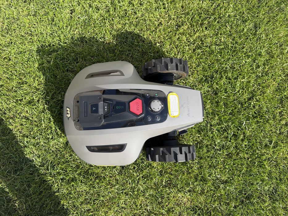 Robot de tuns iarba gazonul Mammotion Yuka Mini 800 fara fir cu garantie 2028