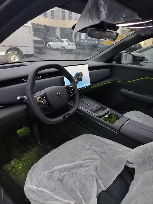 Voyah courage elektro 4 AWD, eng fuli  razgon 4.9 c , rus tili bonus