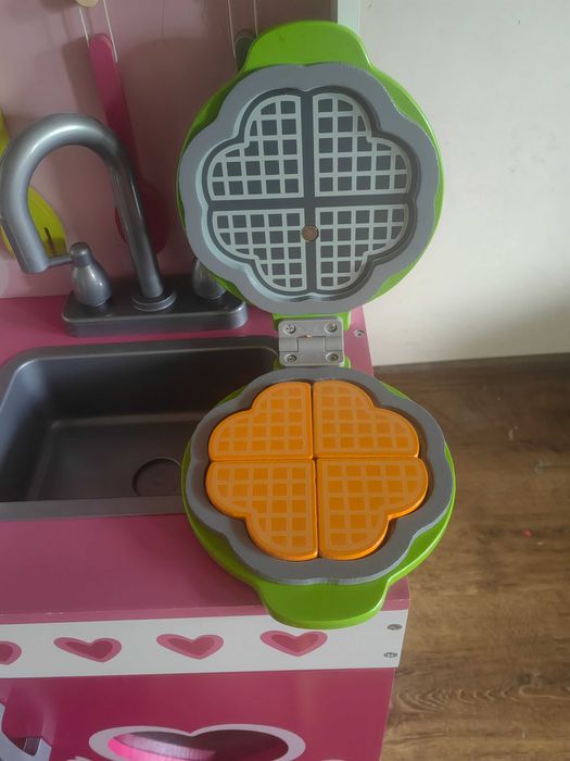 Детска дървена кухня