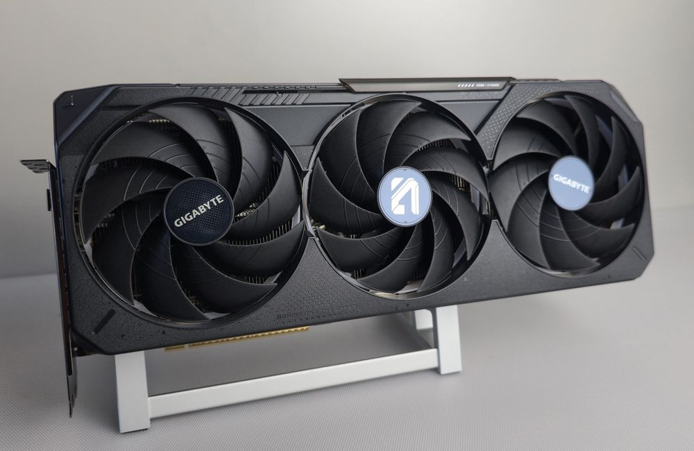 Видео карта Gigabyte Gaming OC RTX 5080 16GB GDDR7 Nvidia GeForce