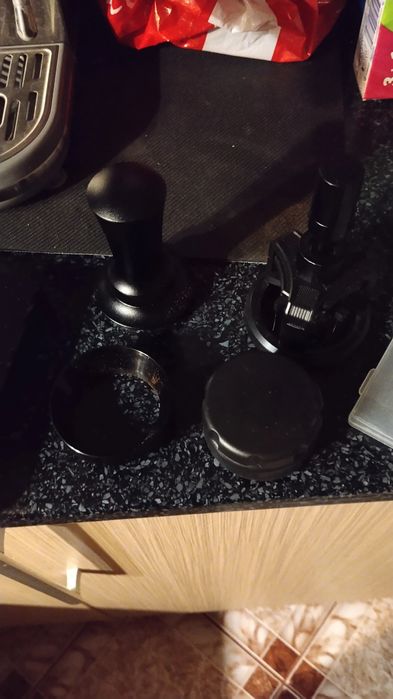 Vând Espressor Semi automat HiBREW H10B cu accesorii incluse