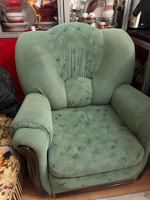 Кресло зеленое ..