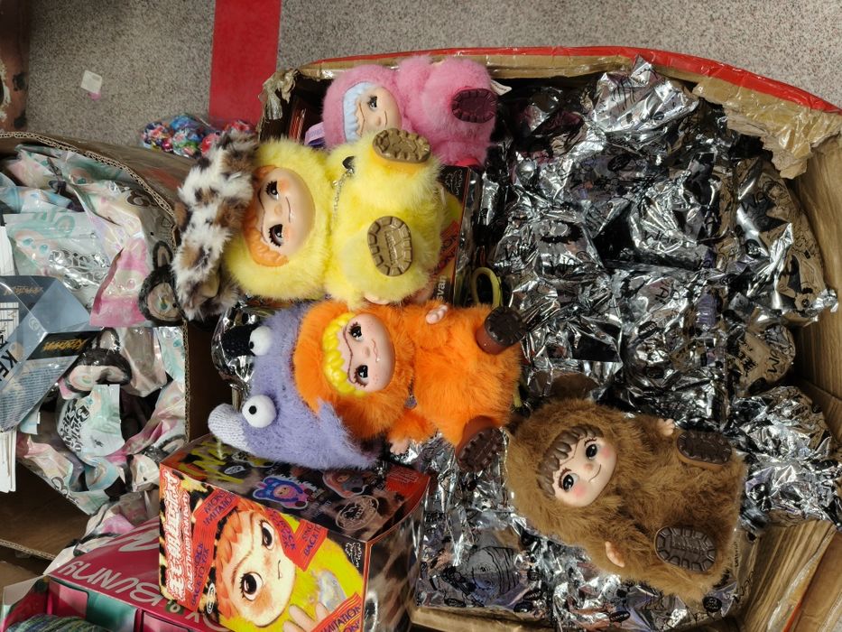 Labubu /stitch care cântă