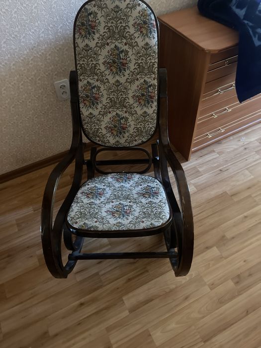 Кресло качалка б/у