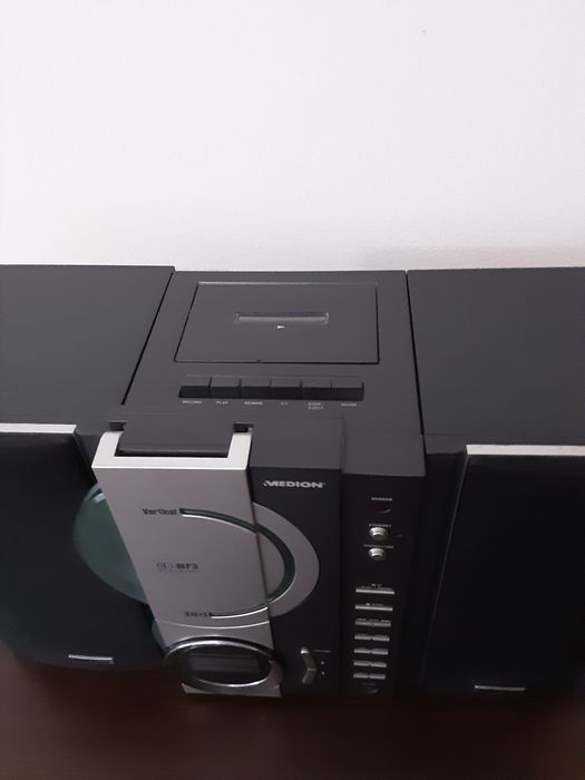 Стерео уредба с касети,дискове и радио