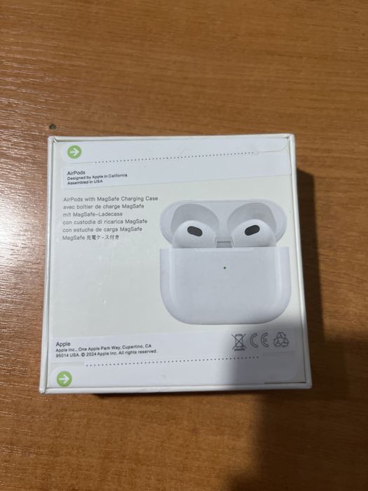 AirPods MagSafe Charging Case