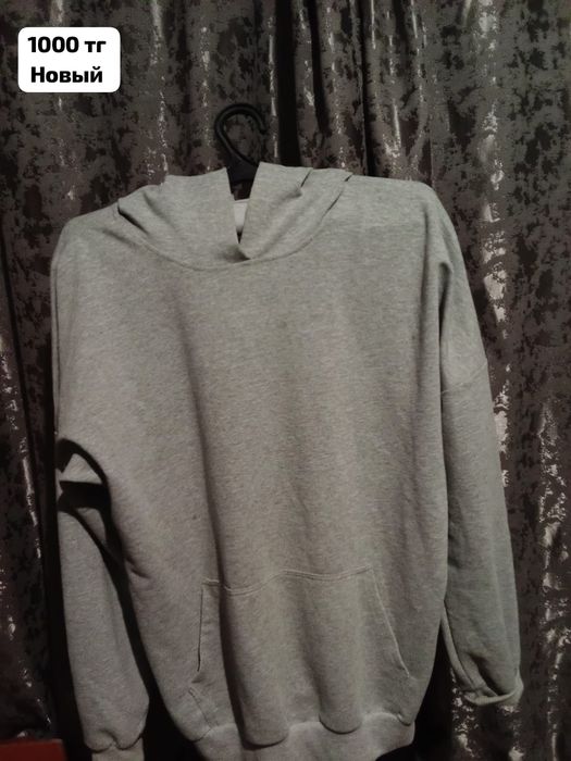 Вещи по очень низкой цене, всё до 1000 тг. Одежда в хорошем состоянии.