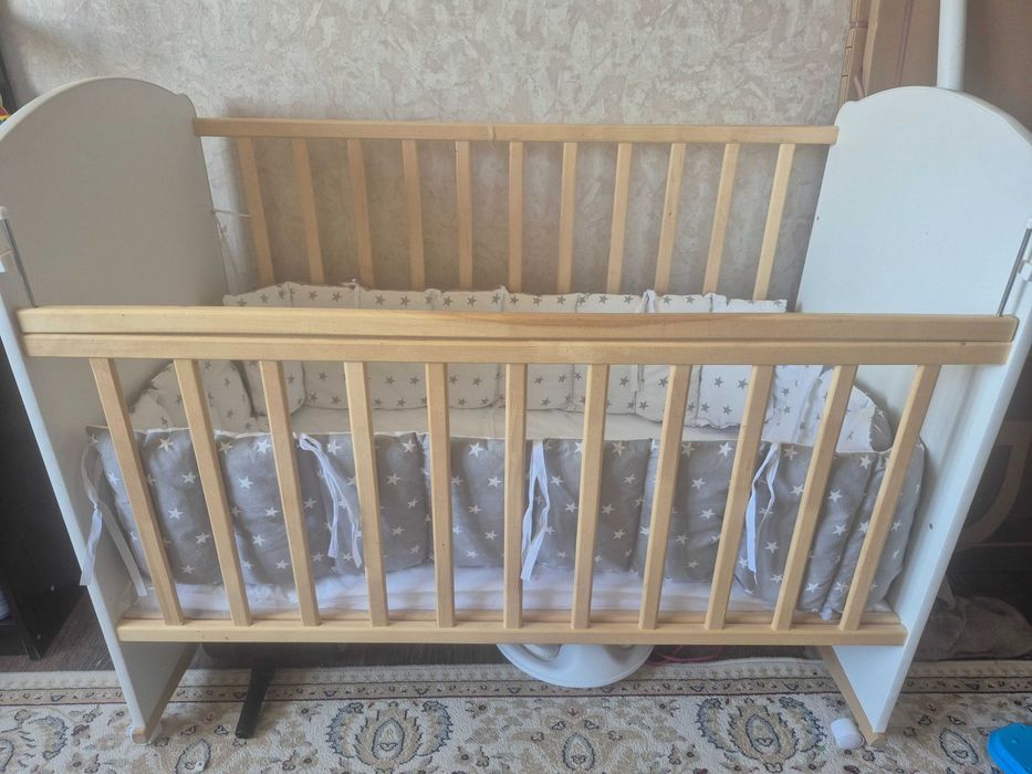 Детская кроватка