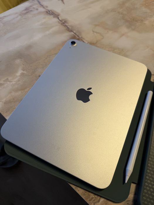 Vand iPad 11 128gb NOU silver