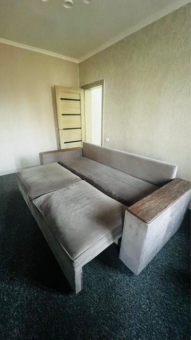 Продам диван серого цвета