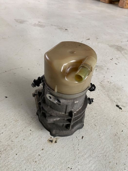 Pompa servodirectie VOLVO XC60 V60 S80 XC70 V70 31406709 36050681