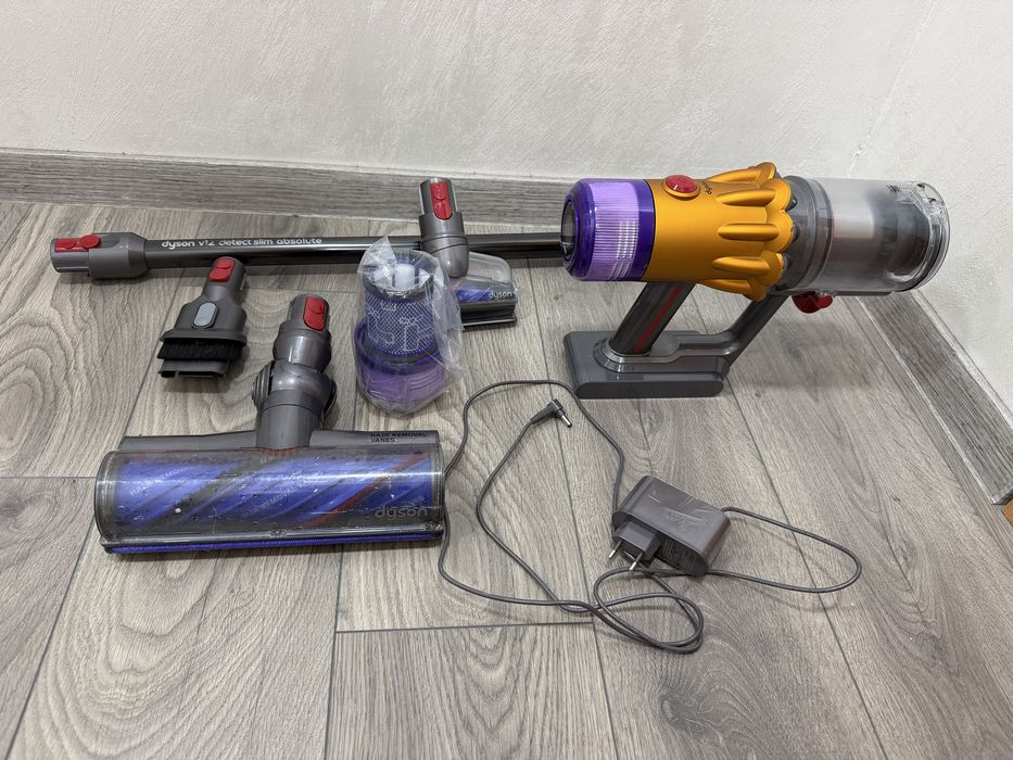 Прахосмукачка Dyson v12