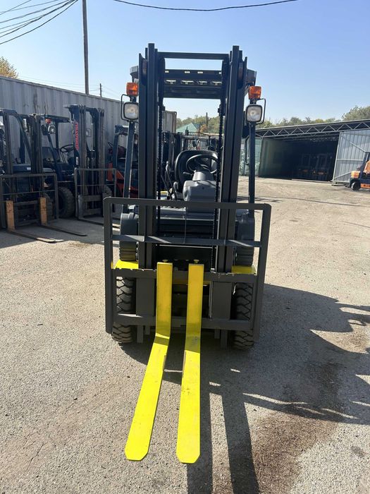 Продам вилочный погрузчик (кара)