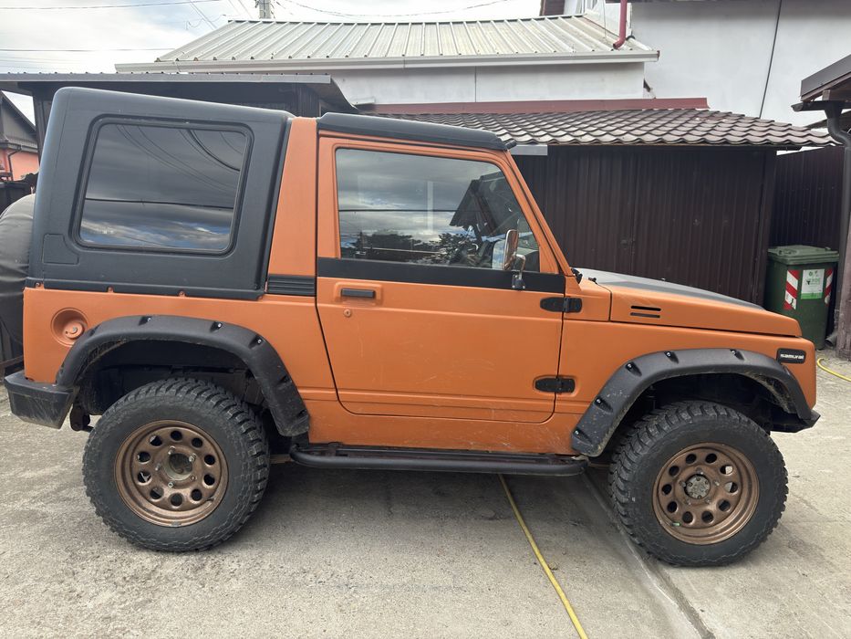 Suzuki samurai offroad