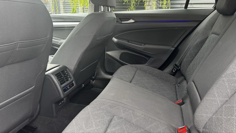 Volkswagen Golf 8  2.0TDI