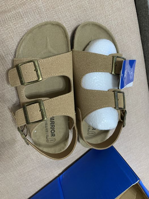 Продаю шлепки трендовые