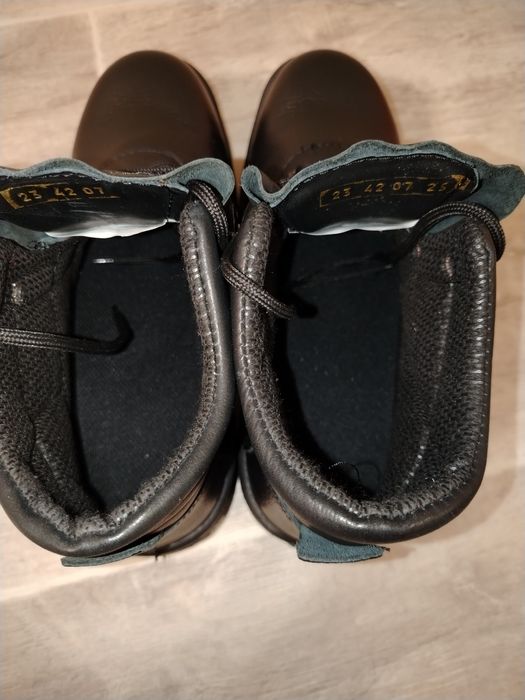 Спецобувь, ботинки кожаные.