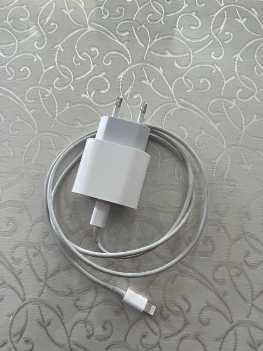 продам айфонскую зарядку оригинал
